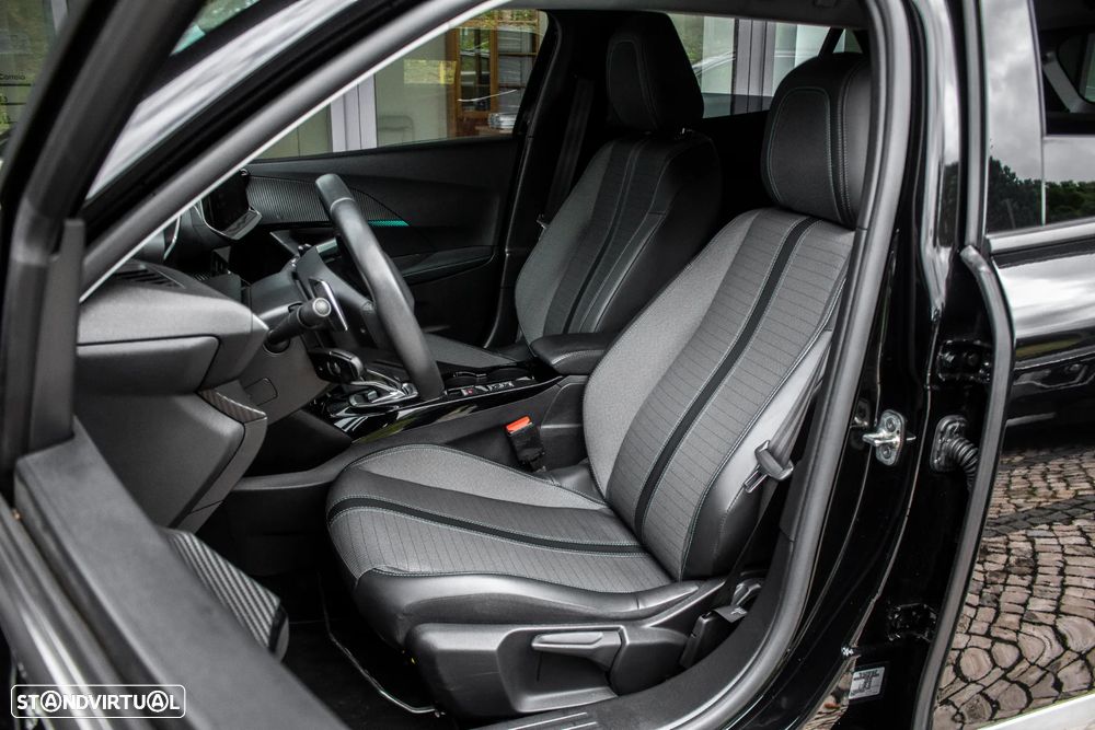 Peugeot 2008 1.2 PureTech Allure EAT8 - 25