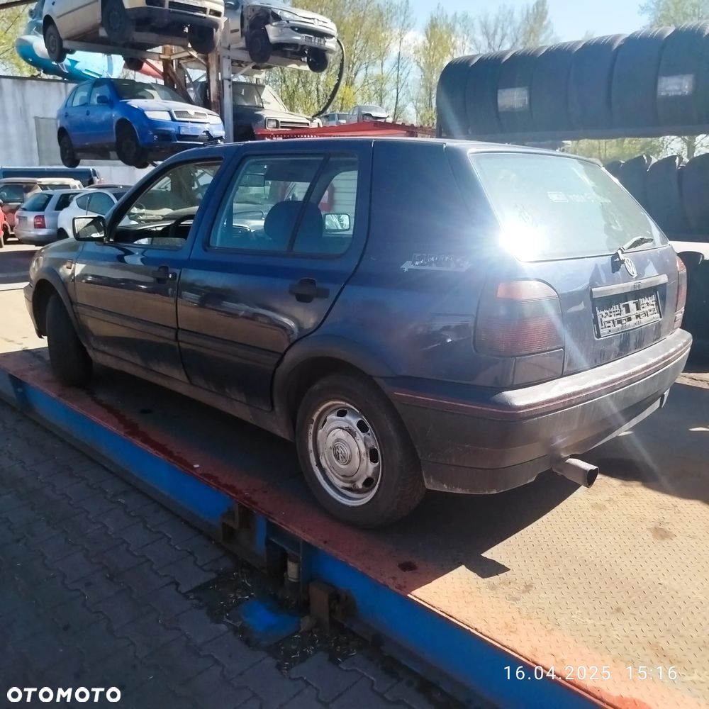 Volkswagen Golf 3 na części . - 10