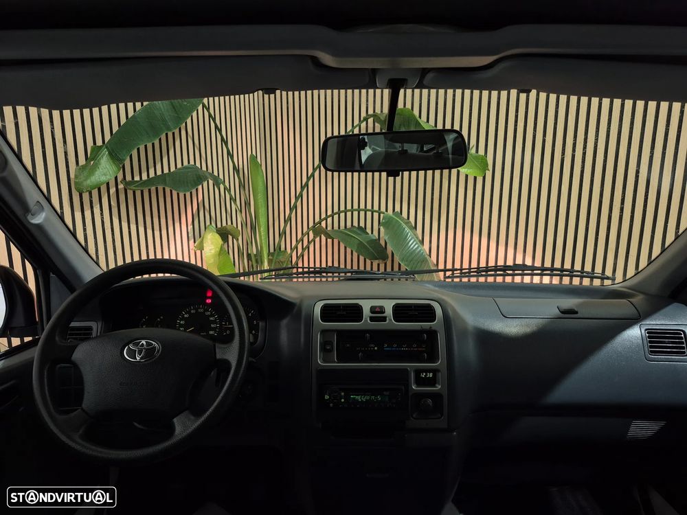 Toyota HiAce 2.5 D-4D Service 2.8T - 9