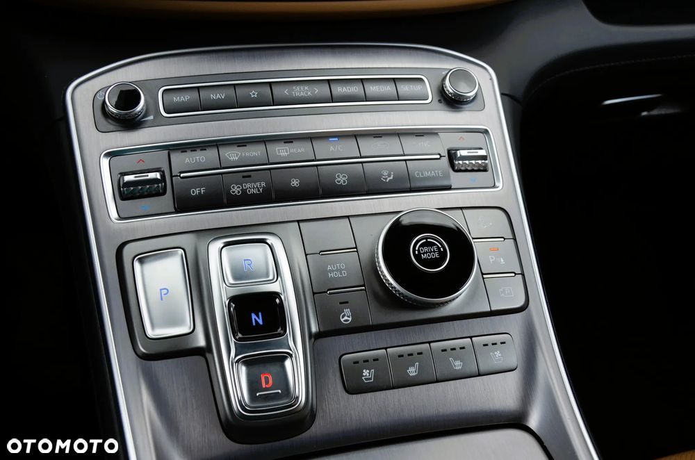 Hyundai Santa Fe 1.6 T-GDI HEV Premium - 38
