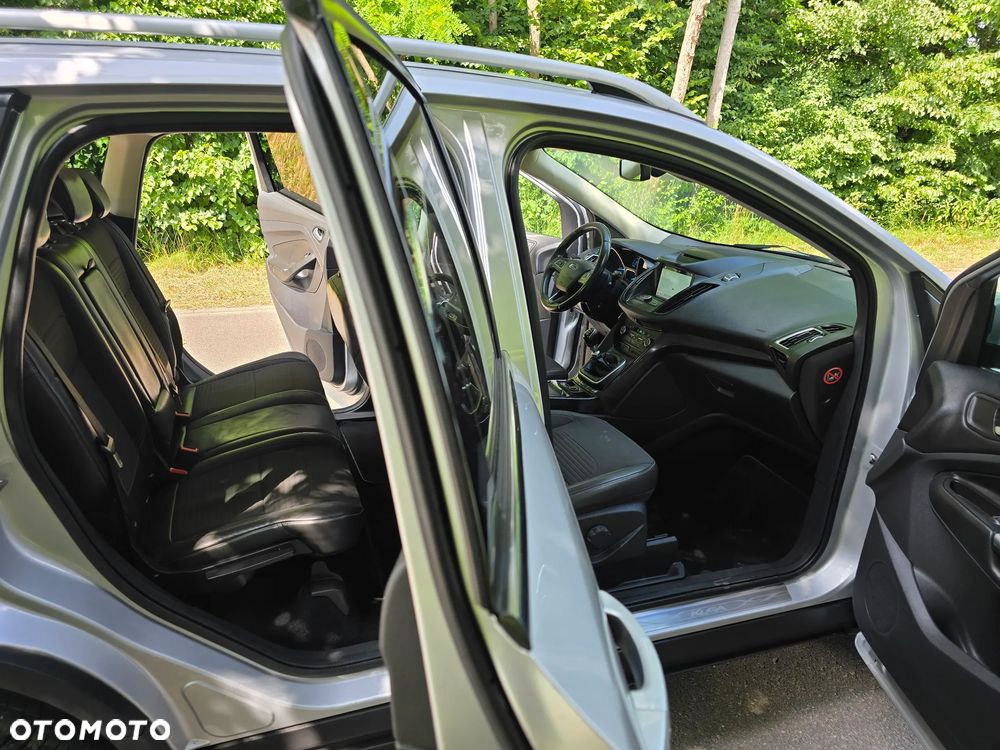 Ford Kuga 2.0 TDCi 2x4 Titanium - 18