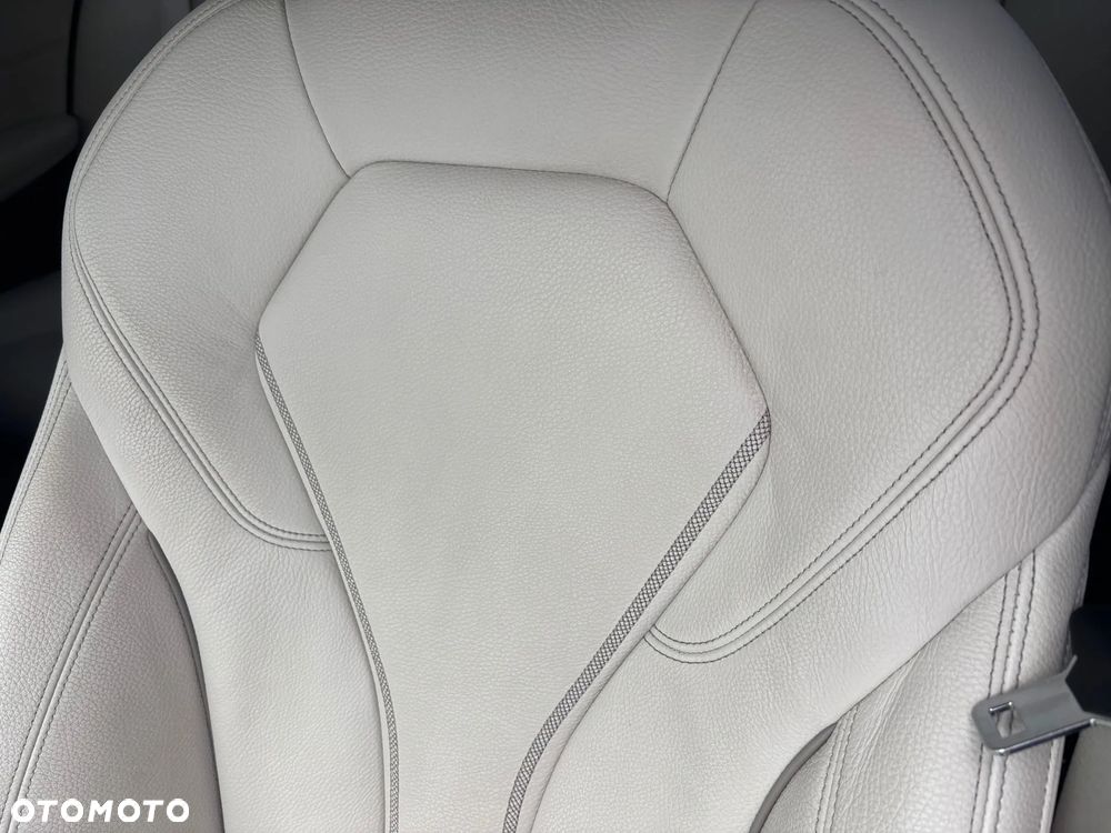 BMW Seria 5 520d Luxury Line - 9
