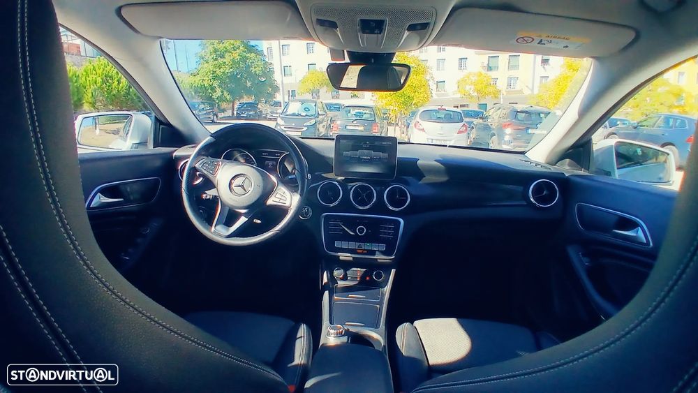 Mercedes-Benz CLA 220 Shooting Brake d 4Matic 7G-DCT Urban - 18