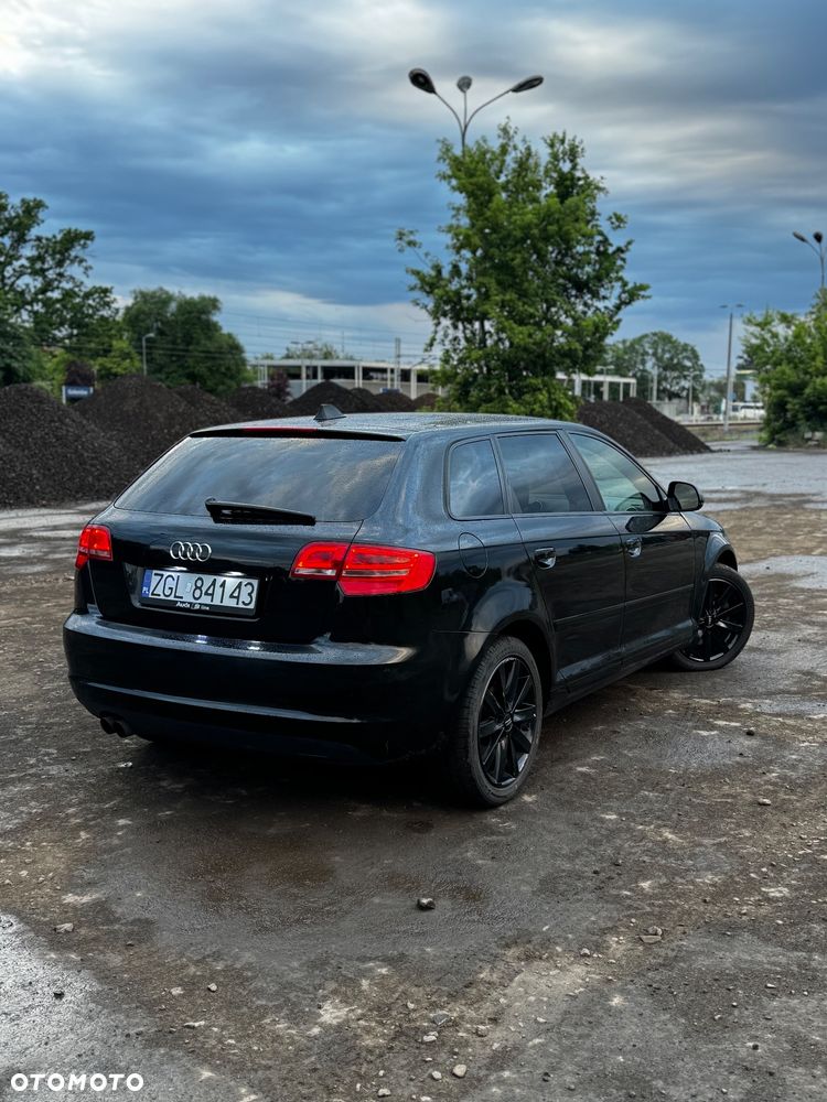 Audi A3 Sportback 2.0 TDI DPF Attraction - 4