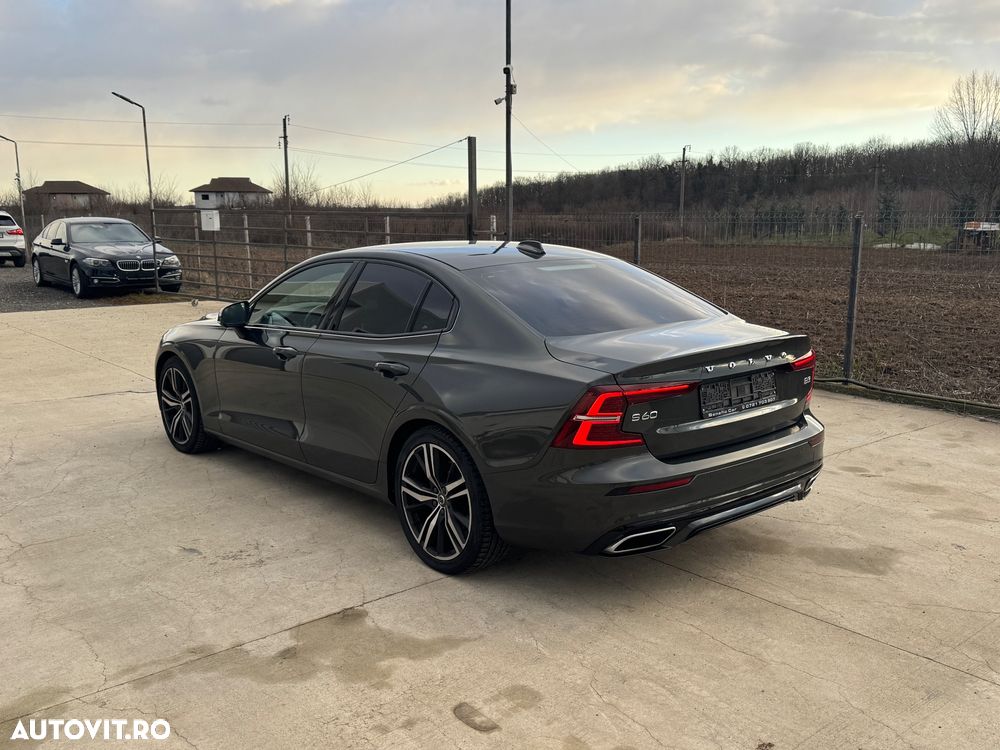 Volvo S60 T4 R-Design - 11