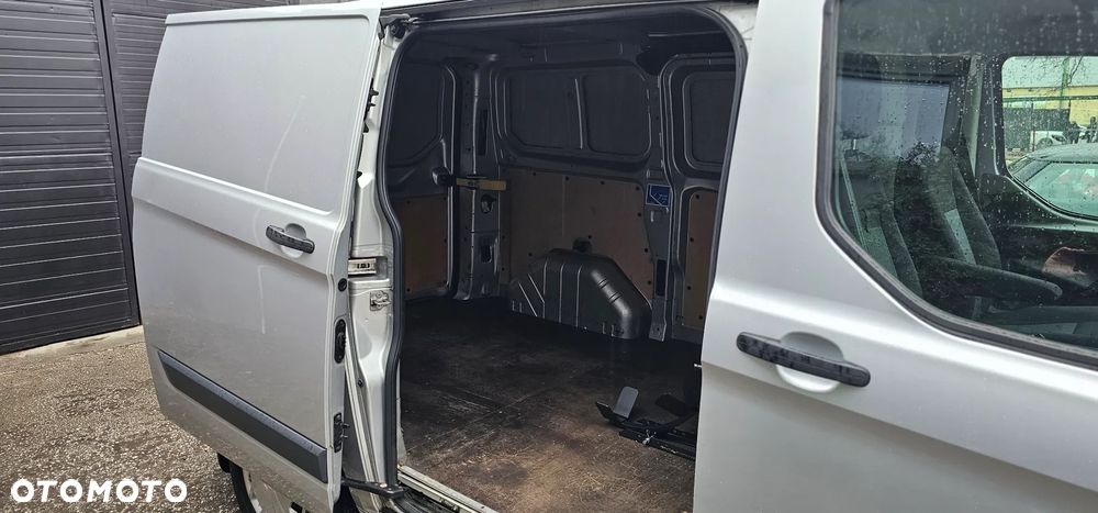 Ford TRANSIT CUSTOM - 18