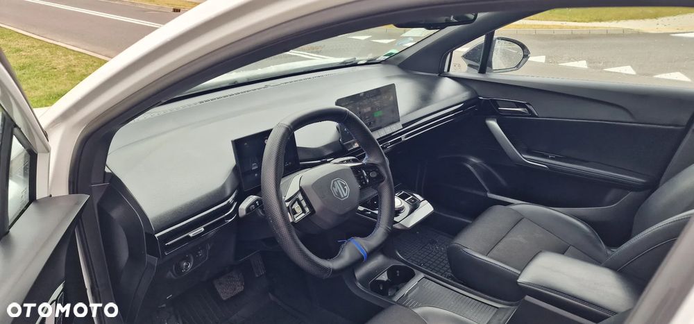 MG 4 Luxury 49 kWh - 9