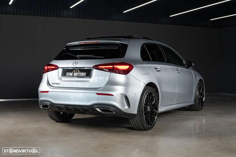 Mercedes-Benz A 250 e AMG Line - 4