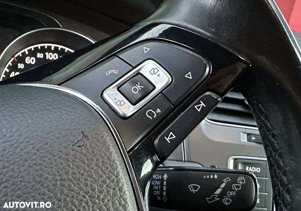 Volkswagen Golf - 29