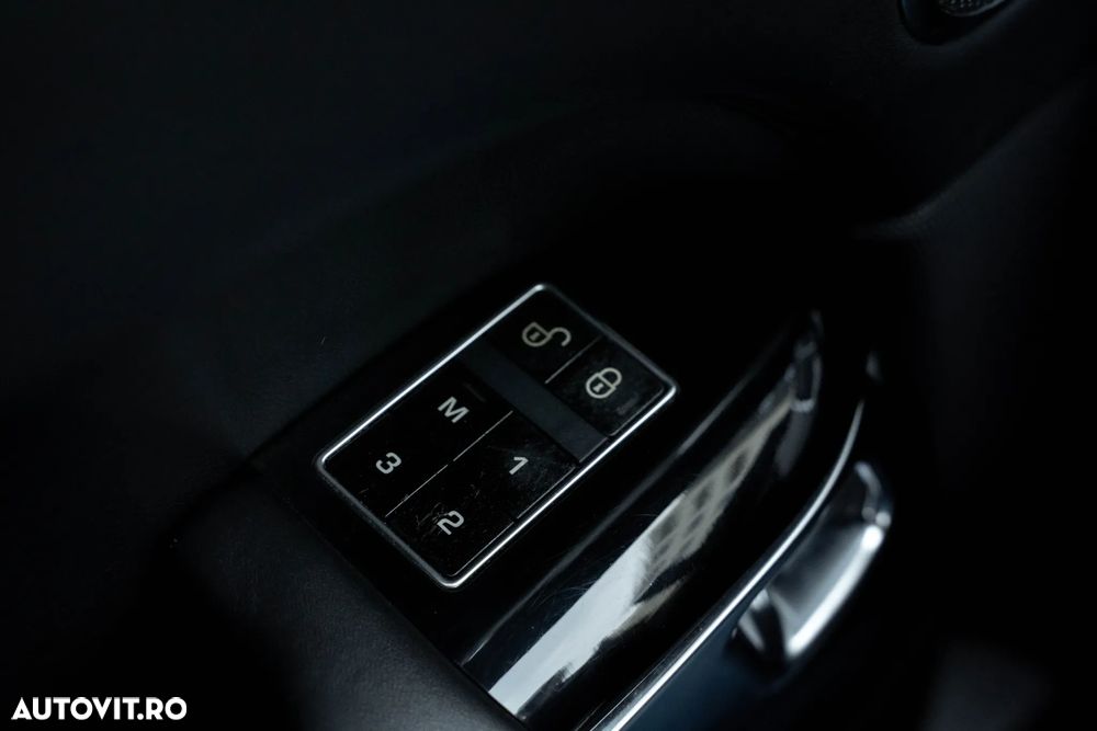 Land Rover Range Rover - 32