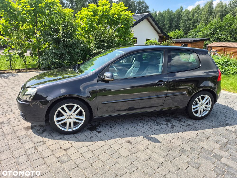 Volkswagen Golf 1.6 FSI Sportline - 2