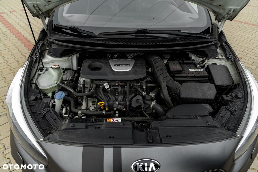 Kia Ceed 1.6 T-GDI GT - 39