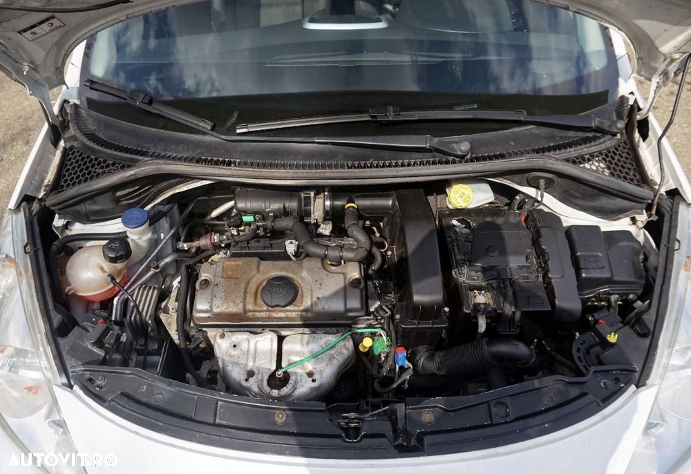 Peugeot 207 - 8