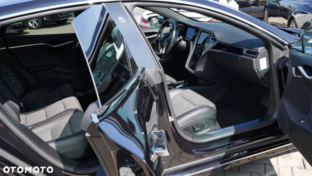 Tesla Model S Dual Motor Allradantrieb - 10