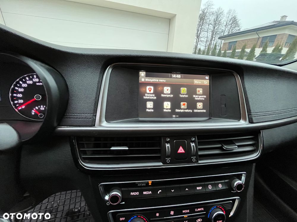 Kia Optima 2.0 M - 10