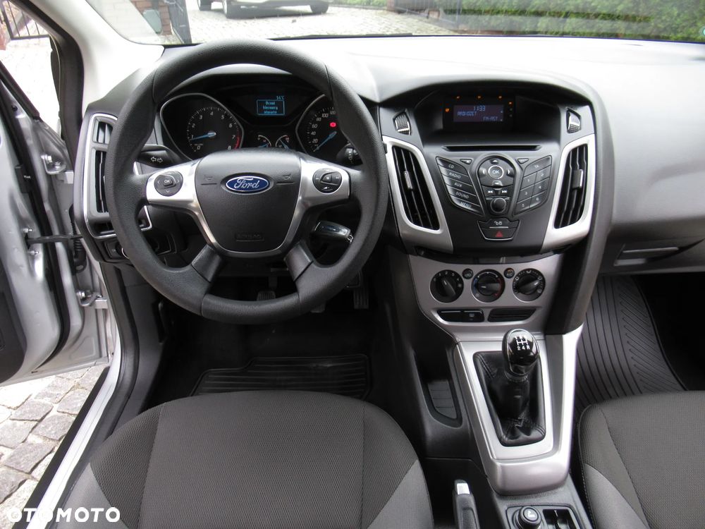 Ford Focus 1.6 Ambiente - 5