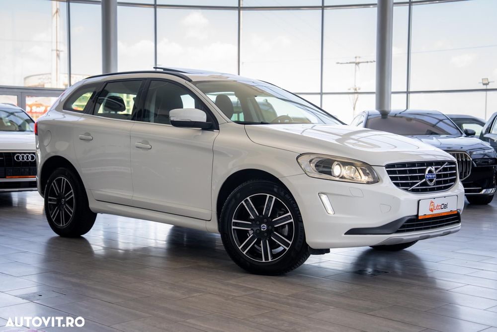 Volvo XC 60 D4 AWD Geartronic Momentum - 24