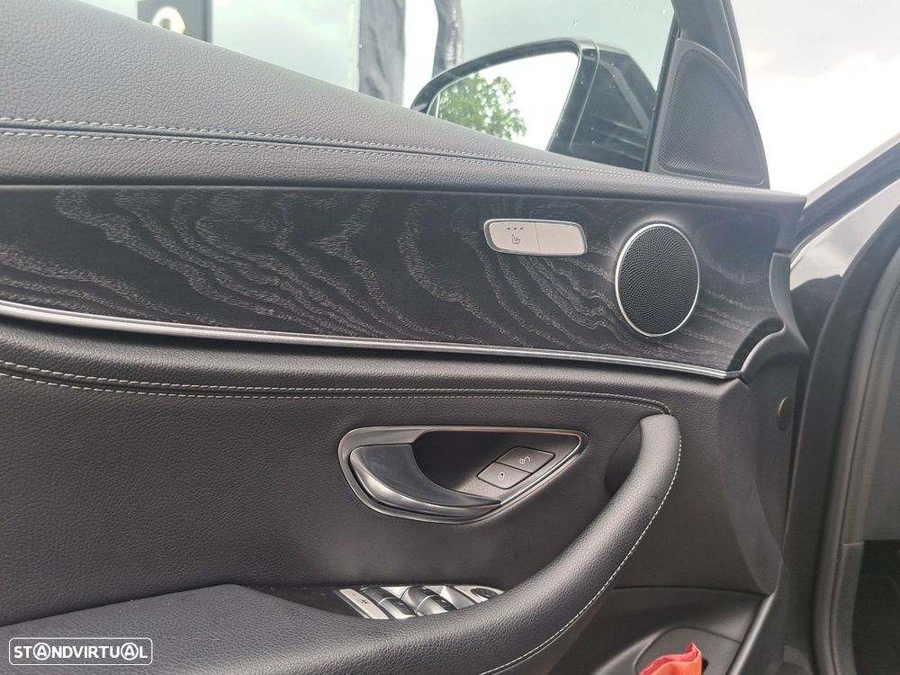 Mercedes-Benz E 300 de AMG Line - 2