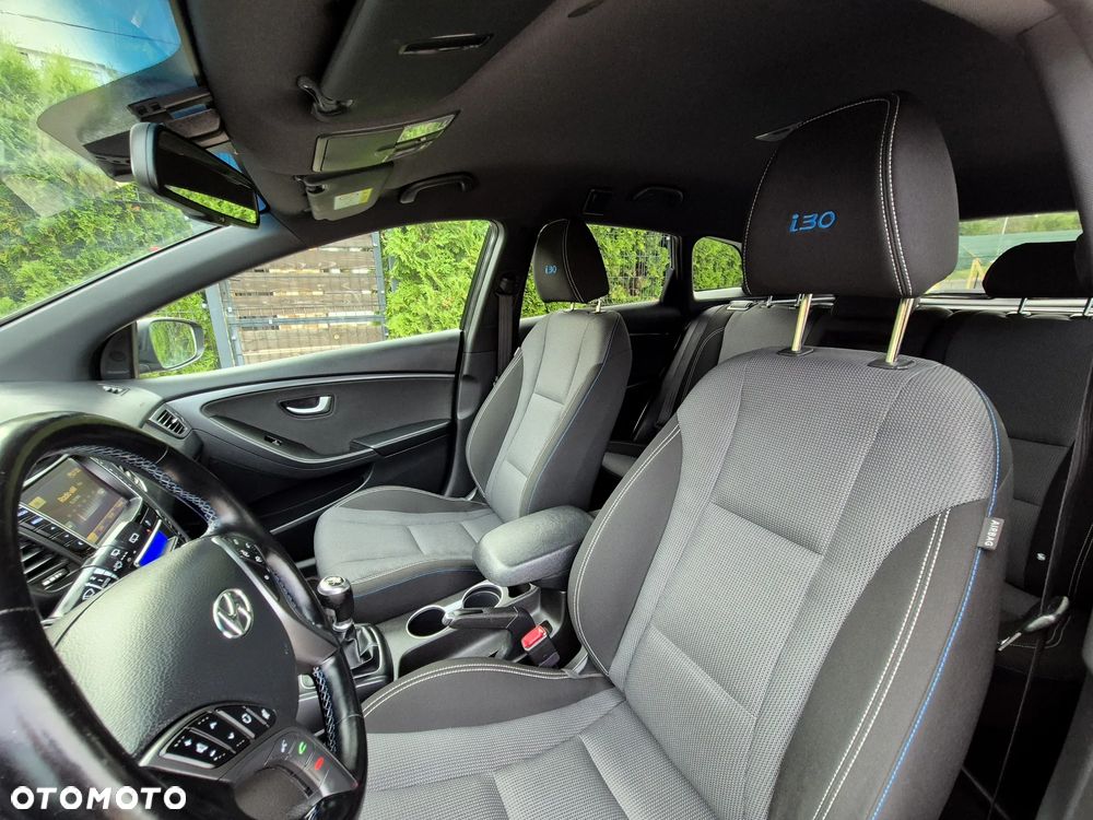 Hyundai i30 blue Kombi 1.6 GDi Passion - 22