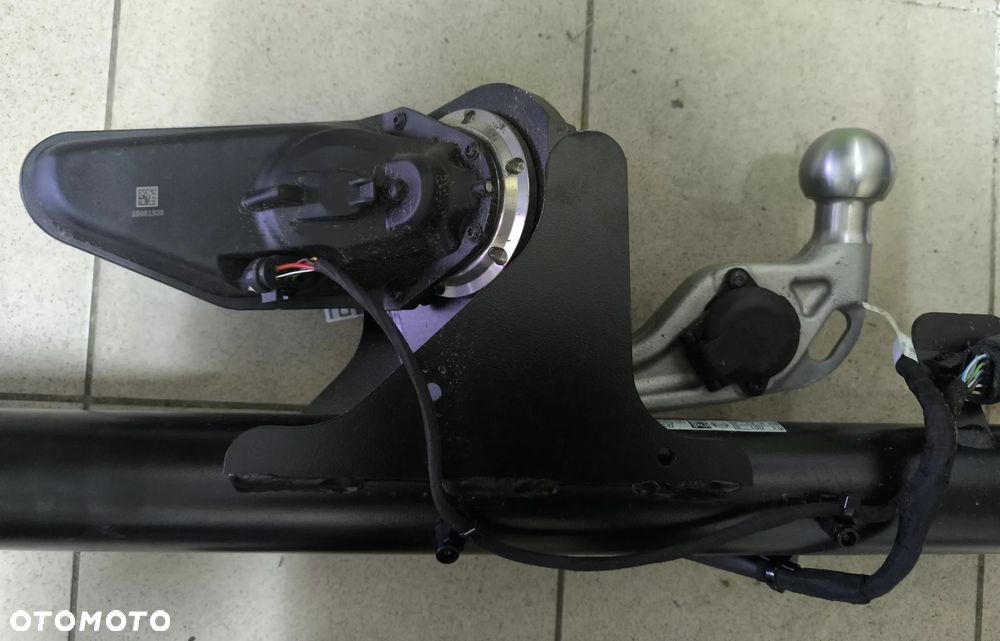 hak elektryczny BMW G60 G61 G90 typ E671 - 6