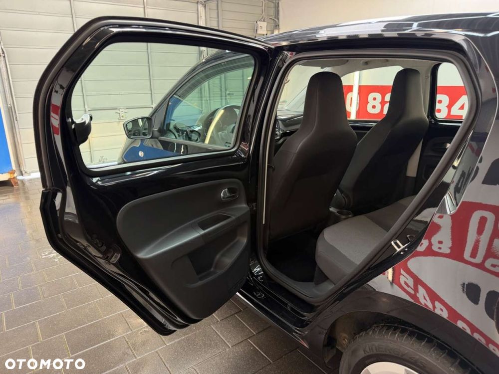 Volkswagen up! - 27