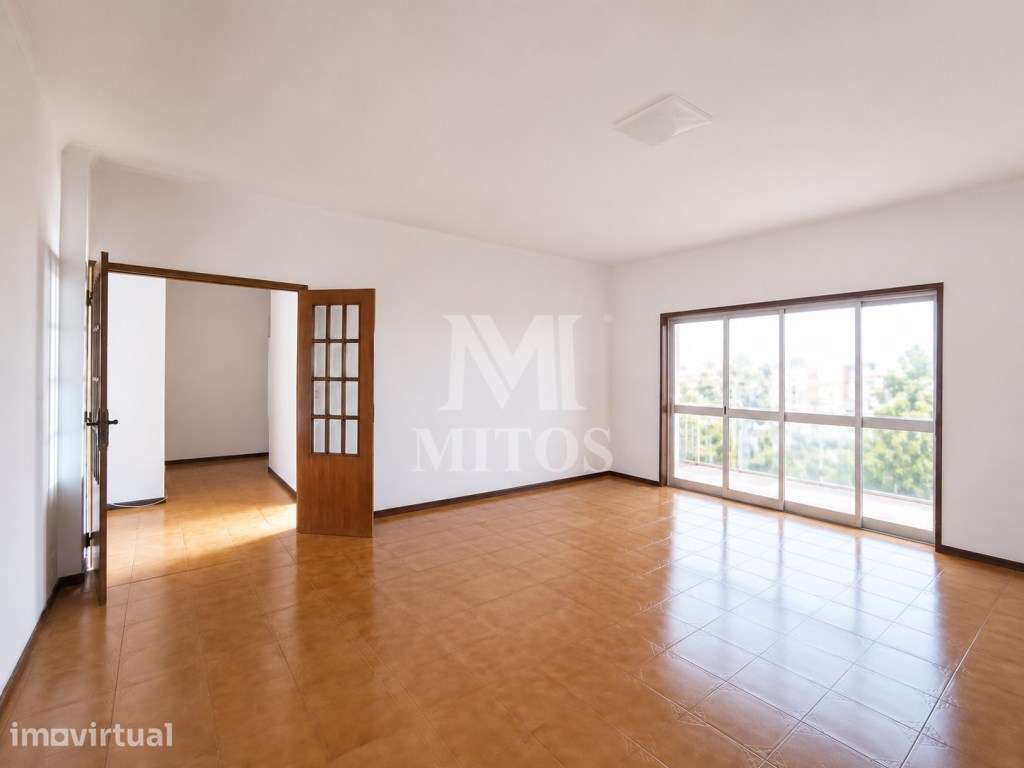Apartamento T2 com garagem fechada para venda - Grande imagem: 2/11