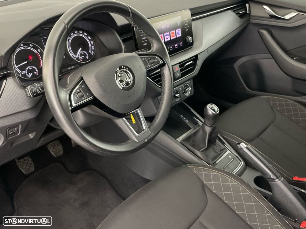 Skoda Scala 1.0 TSI Ambition — fotografia 17