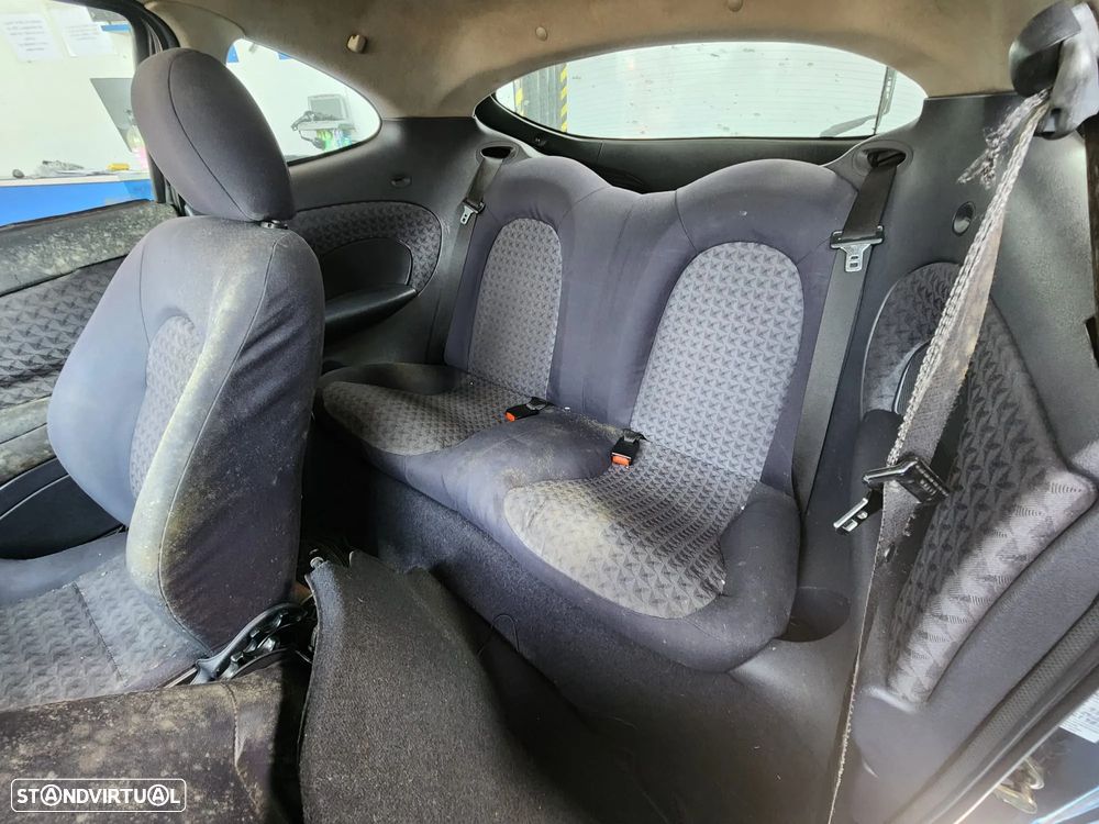 Ford Puma 1.4, gasolina de 1999 ás peças. - 9