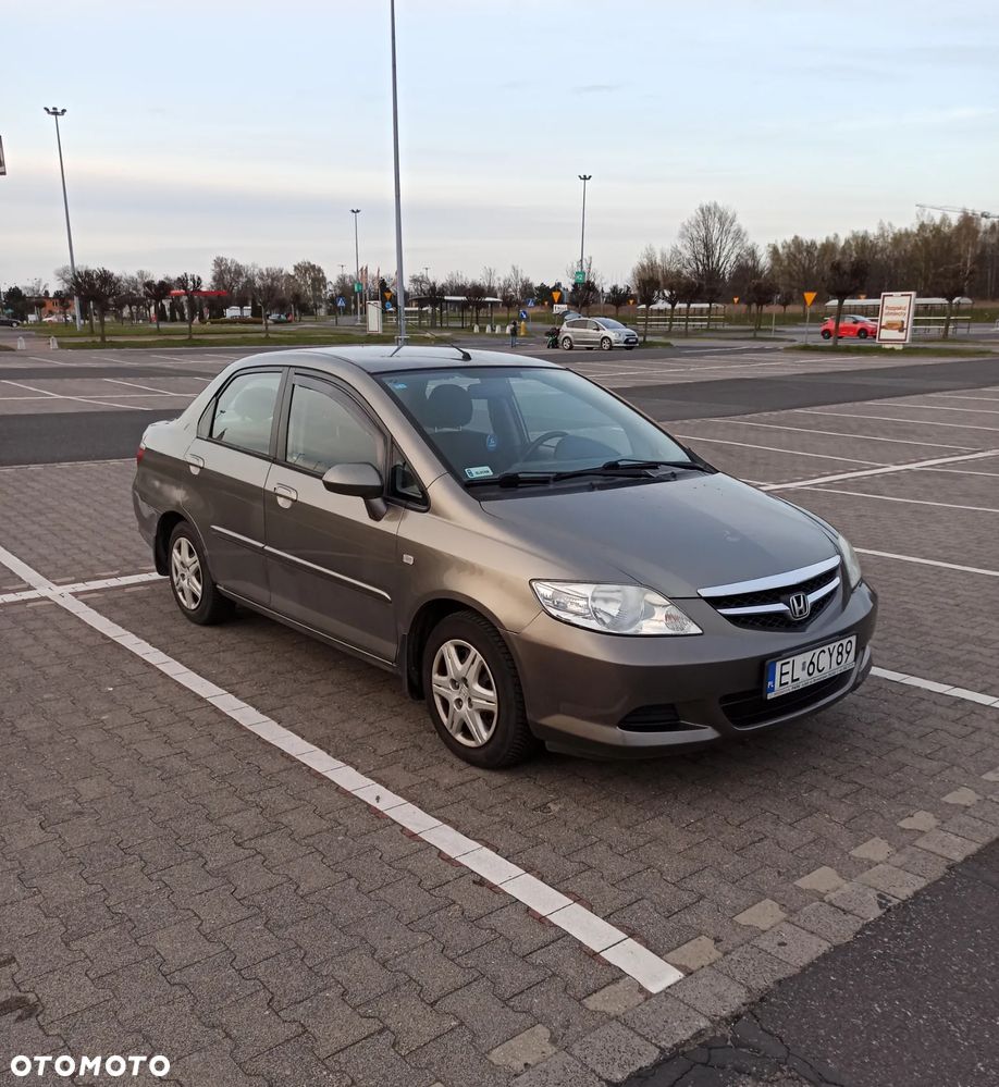 Honda City 1.4 Comfort - 1