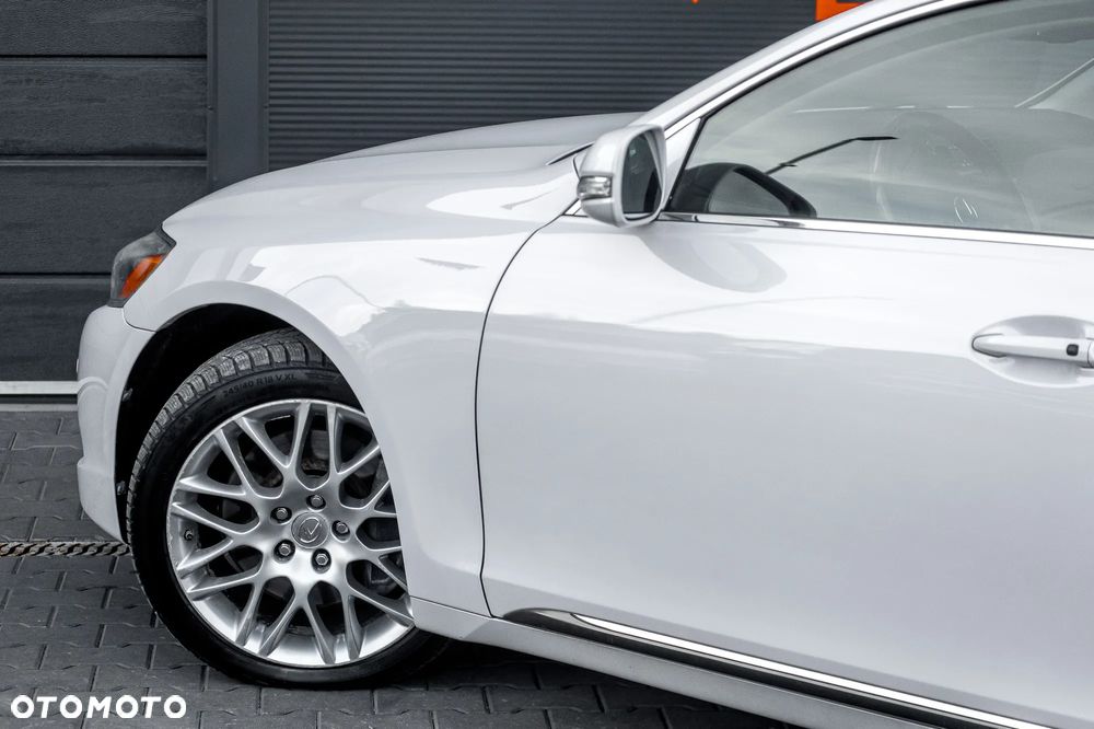Lexus GS - 9
