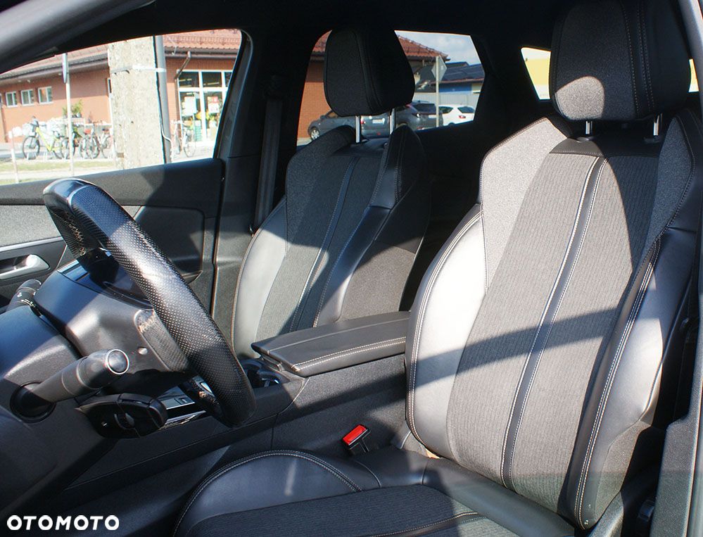 Peugeot 3008 - 17