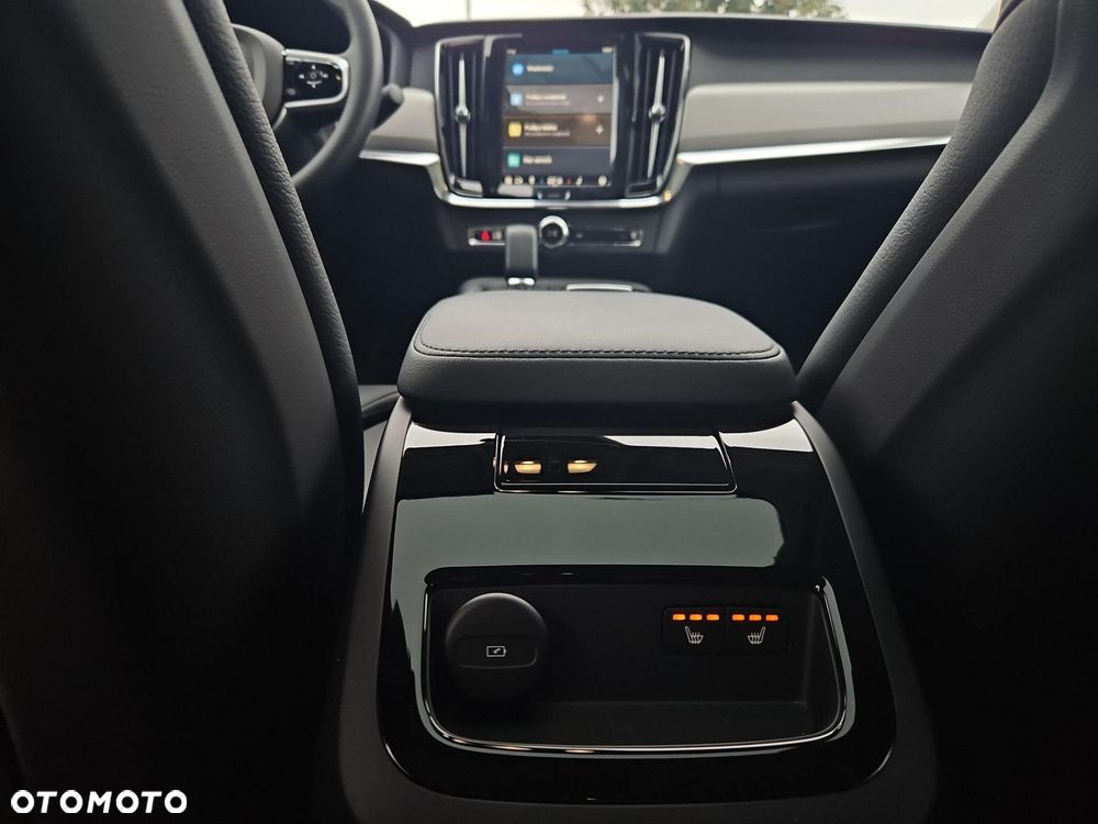 Volvo S90 T8 AWD Plug-In Hybrid Ultimate Dark - 28