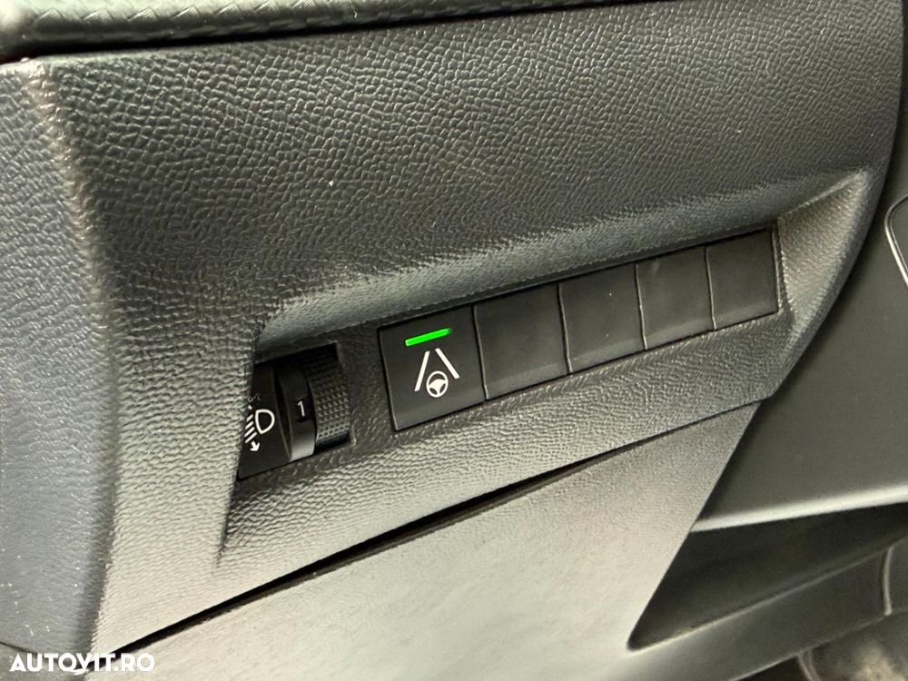 Peugeot 2008 1.2L PureTech 130 S&S EAT8 Allure - 17