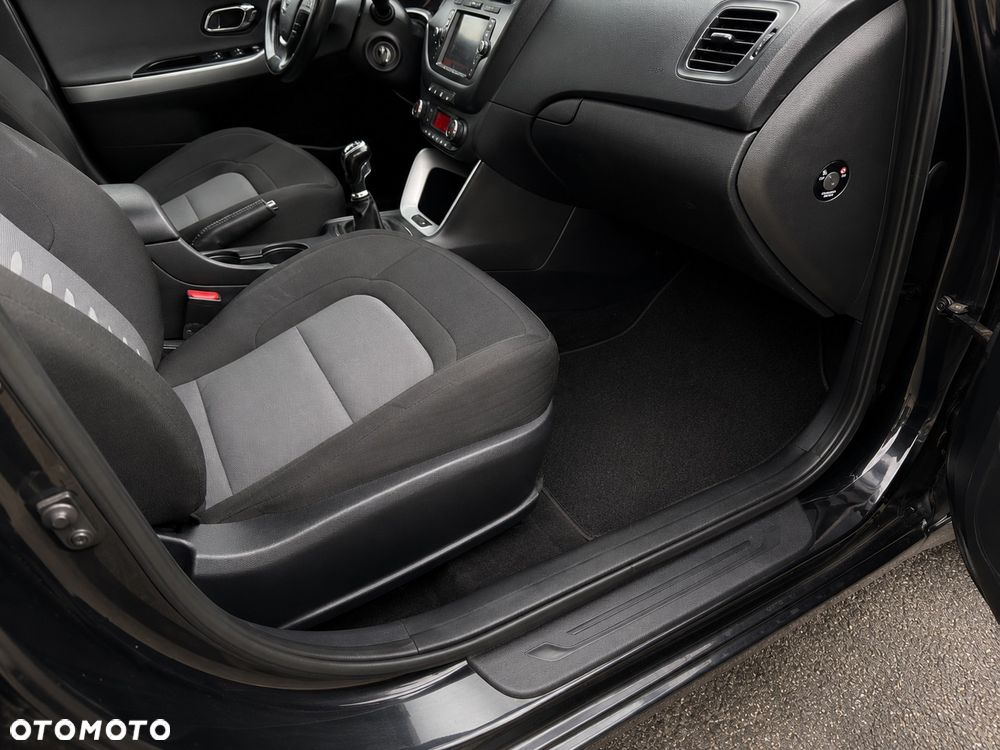Kia Ceed 1.4 CVVT Dream-Team Edition - 17