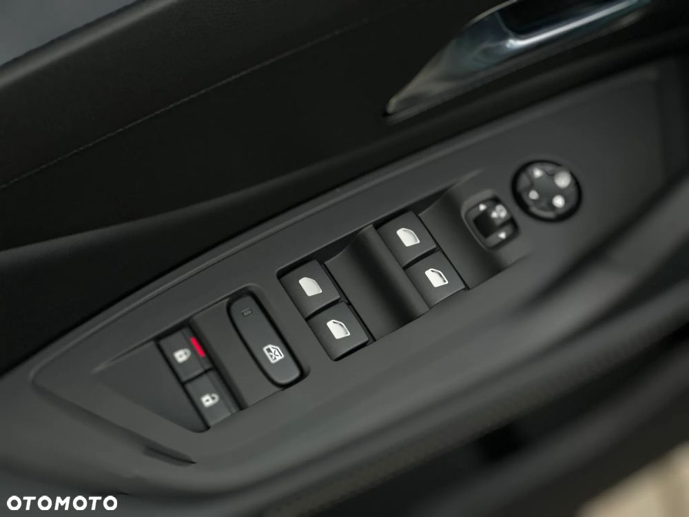 Peugeot 408 1.2 PureTech mHEV Business S&S e-DSC6 - 11
