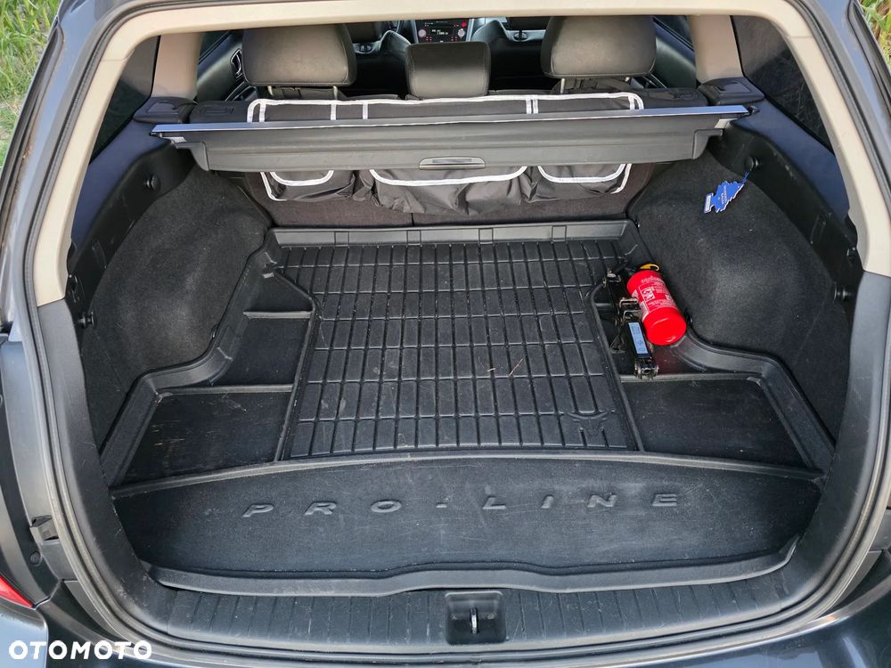 Subaru Legacy - 31
