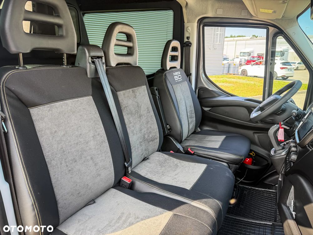 Iveco Daily 35S16A8 V - Furgon Brygadowy 7 osobowy 50 Lecie IVECO od ręki - 33