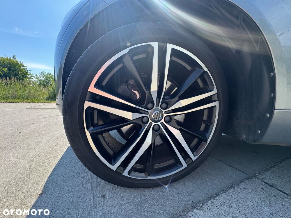Volvo XC 60 T5 AWD R-Design - 3
