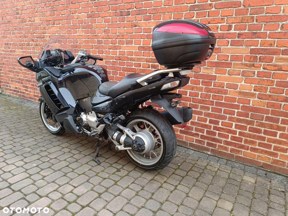 Kawasaki GTR - 5