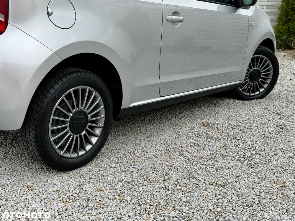 Volkswagen up! 1.0 move - 23