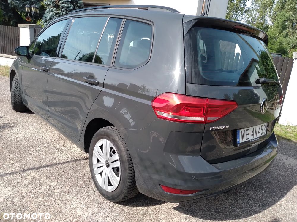 Volkswagen Touran - 4