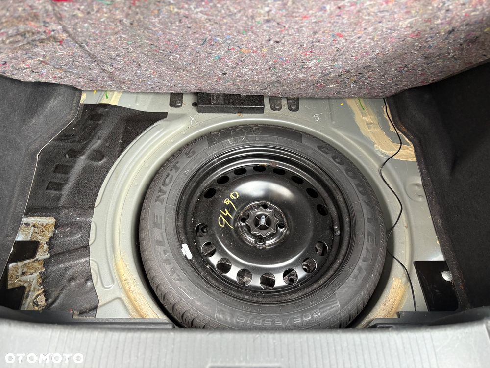 Opel Astra GTC 1.6 Edition - 17