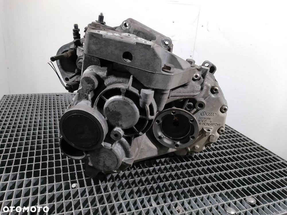 SKRZYNIA BIEGÓW MANUALNA VW PASSAT B6 KDS 2.0 TDI - 5