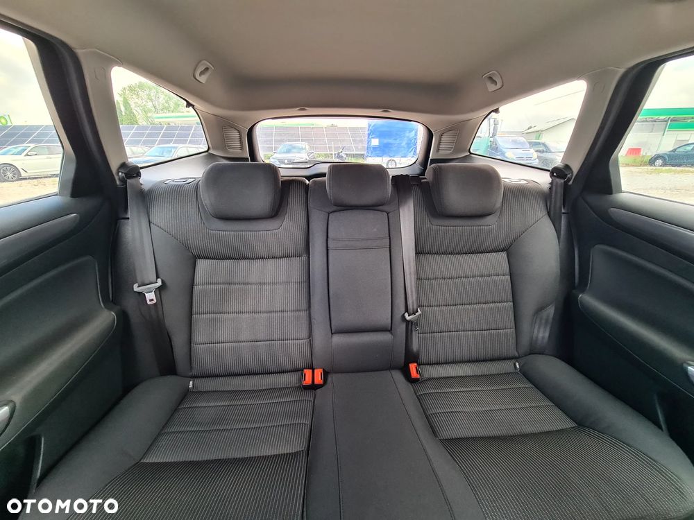 Ford Mondeo - 37