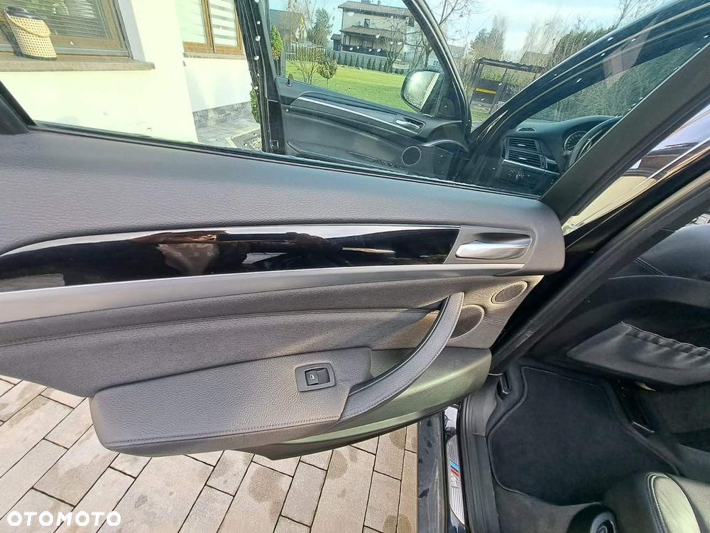 BMW X6 35i xDrive - 24