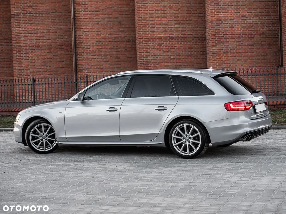 Audi A4 Avant 2.0 TDI DPF clean diesel quattro S tronic Attraction - 10