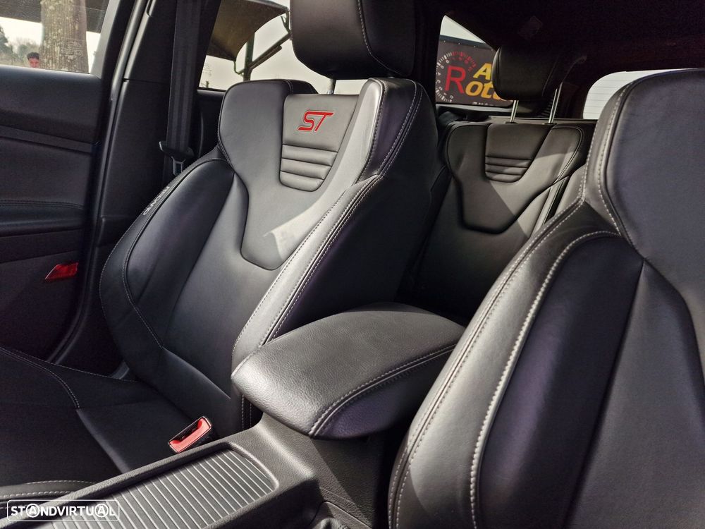 Ford Focus SW 2.0 TDCi ST-2 - 12