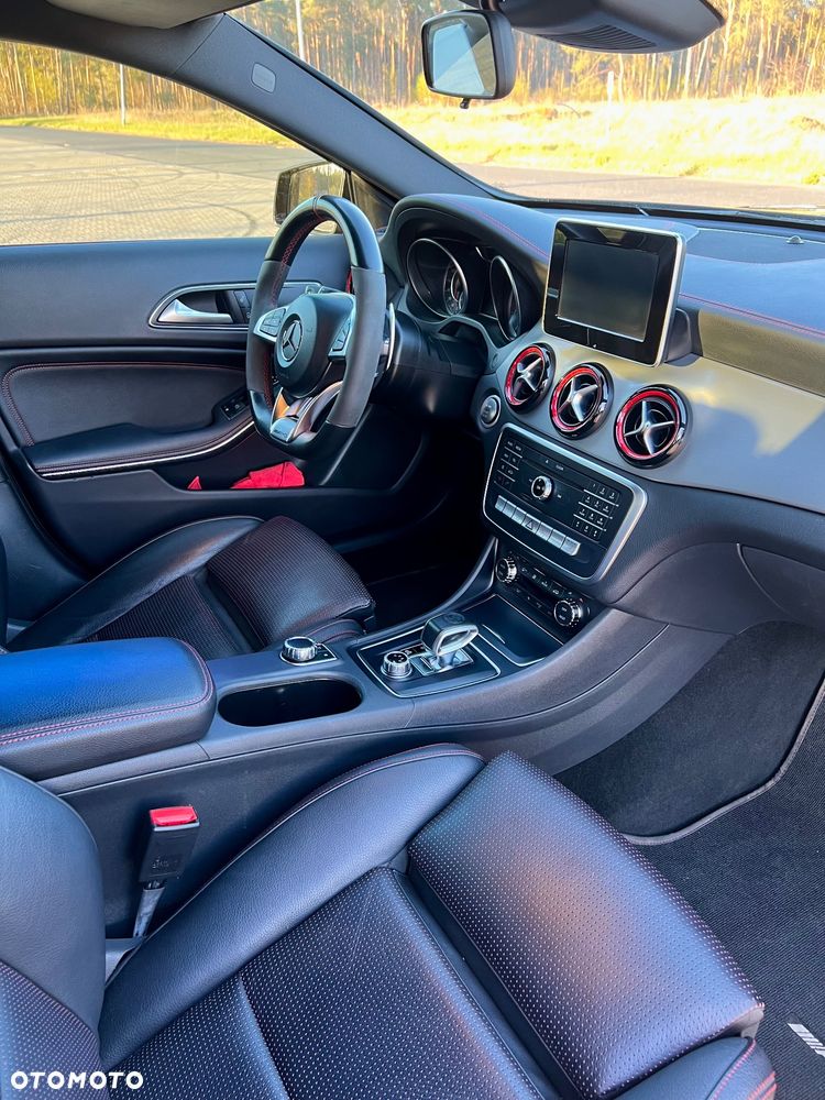 Mercedes-Benz GLA - 20
