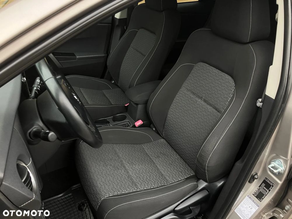 Toyota Auris 1.6 Premium - 28