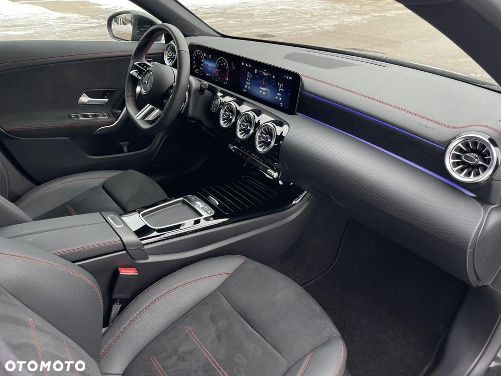 Mercedes-Benz CLA - 23